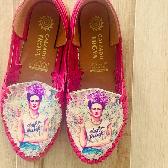 VTG Huaraches Pink Frida Kahlo/Daft Punk - Picture 1 of 8